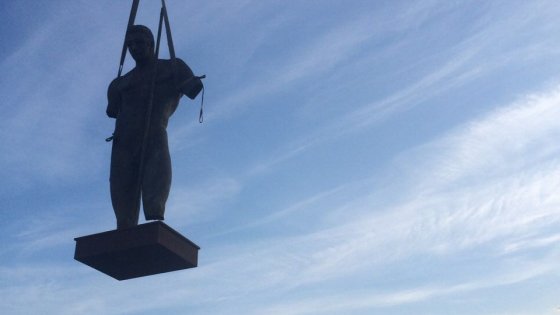 Escultura de Dédalo de Igor Mitoraj