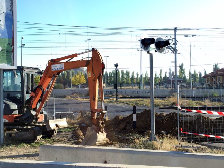 Obras de construcción de una pasarela en Palencia
