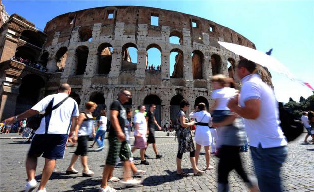 El Coliseo en plena temporada turística
