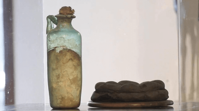 Botella de aceite pompeyano hallada en el Museo de Nápoles