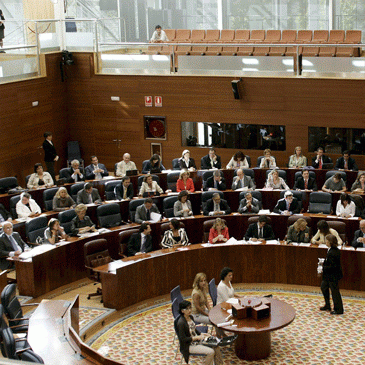 Asamblea de la Comunidad de Madrid, El multimillonario Sheldon Adelson junto al presidente de la Comunidad de Madrid