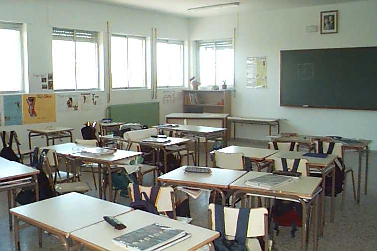 Aula de Secundaria, Relieve de un maetsro con su alumno 