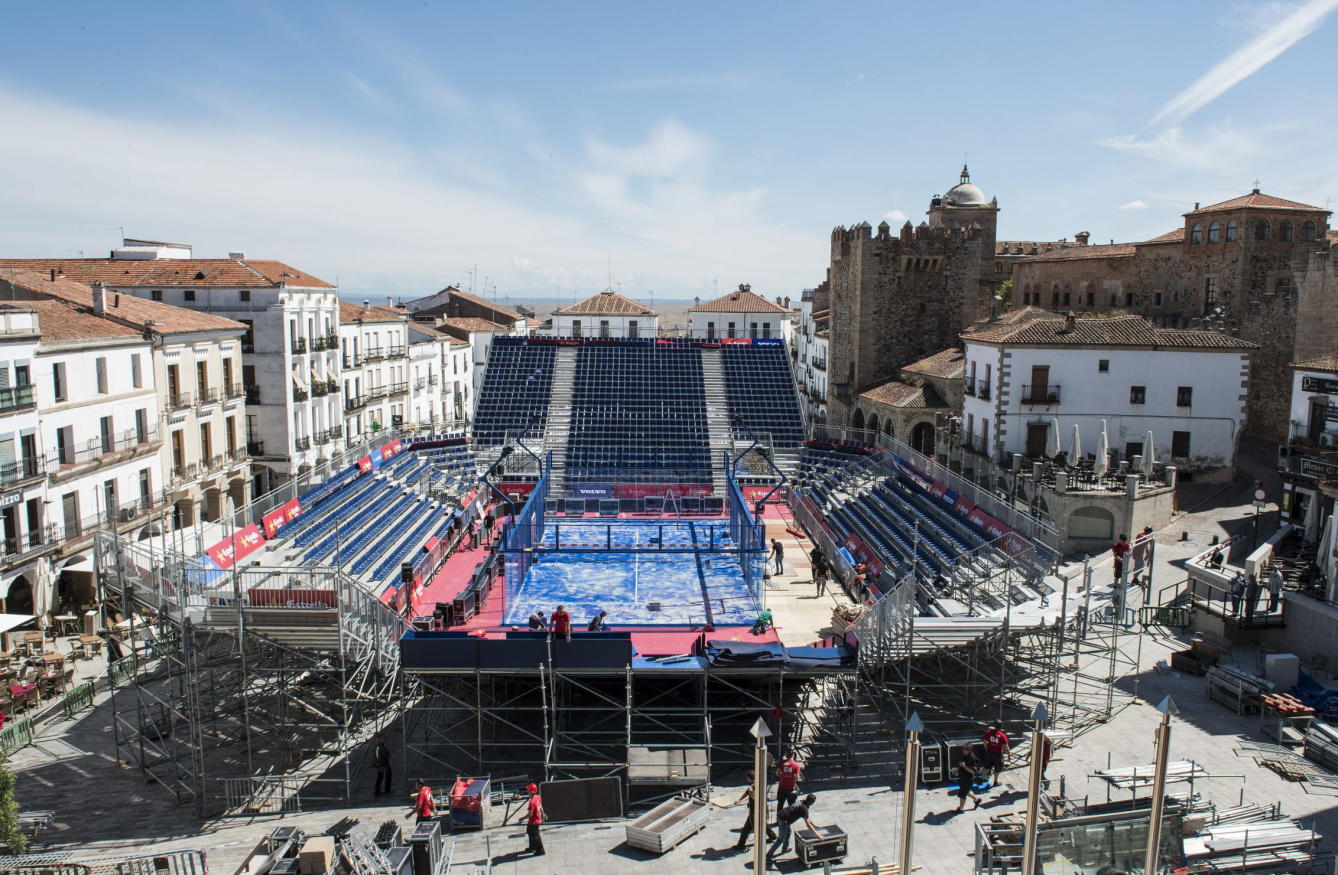 Estructura que se pretendía montar sobre el anfiteatro de Mérida
