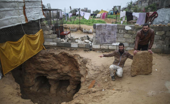 El propietario del domicilio bajo el que se ha encontrado la necrópolis romana