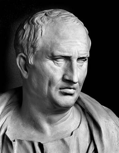 Busto de Marco Tulio Cicerón, Cicerón ante el Senado, Cicerón denuncia ante el Senado la conjura de Catilina