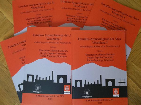 Portada del libro "Estudios Arqueológicos del Área Vesubiana"