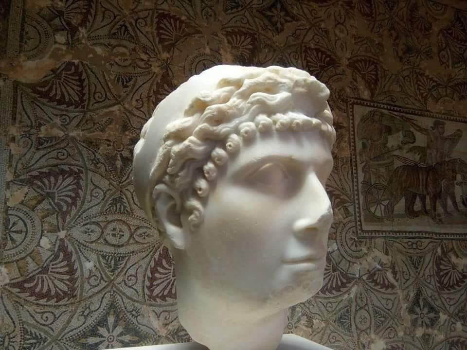 Busto de Cleopatra Selene conservado en Argelia
