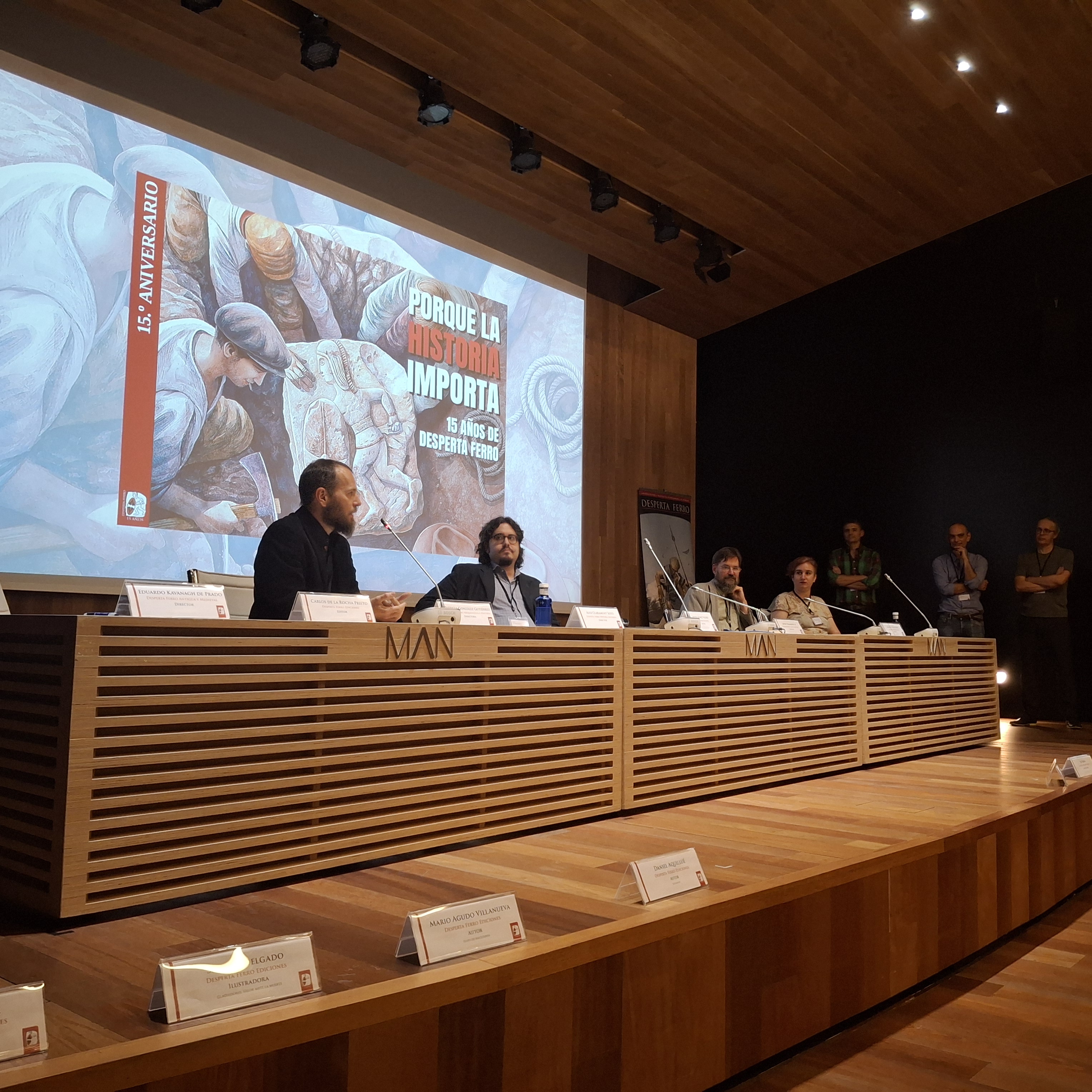 Los cuatro directores de las revistas de Desperta Ferro en el acto por los 15 años de la editorial