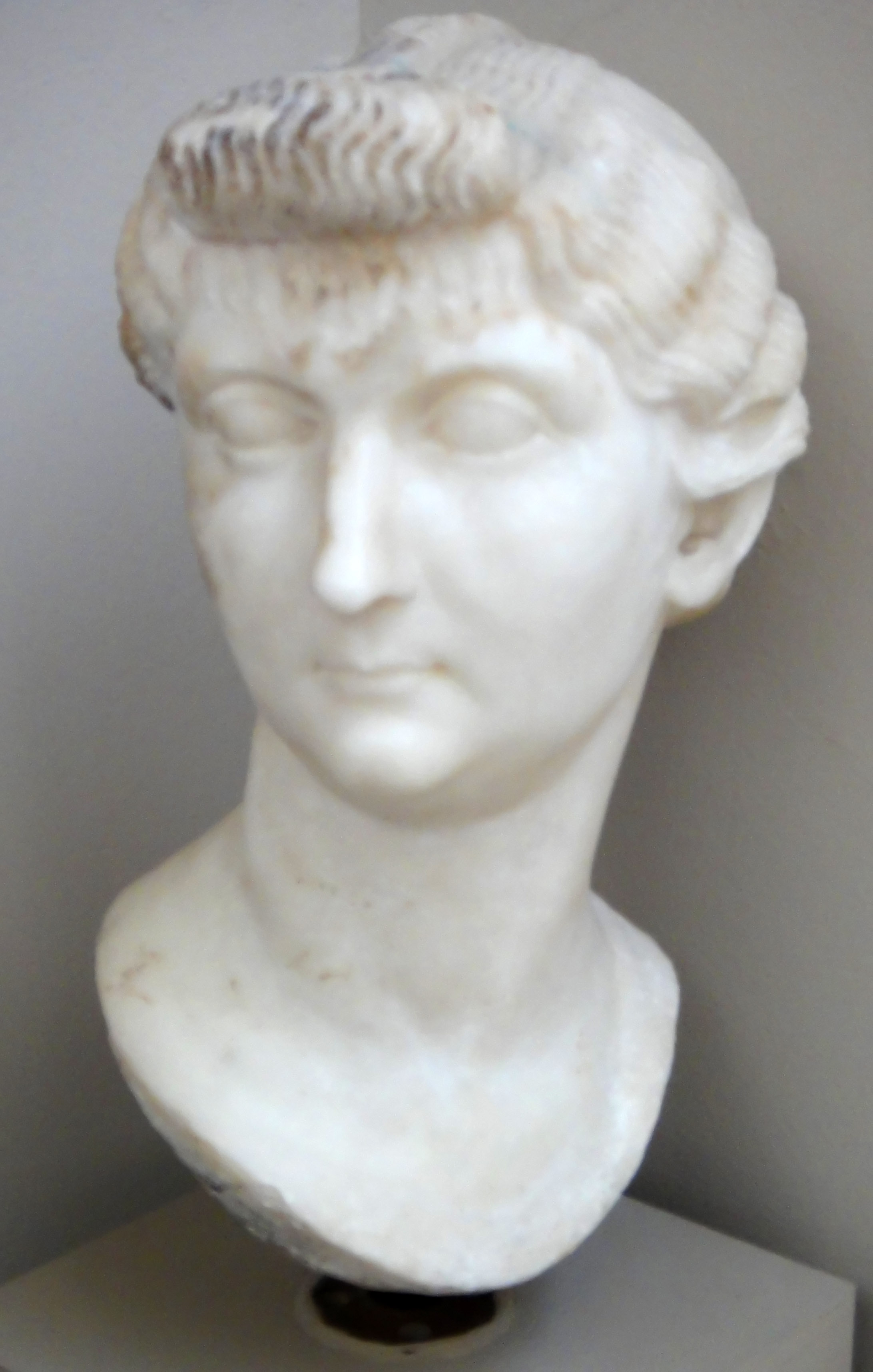 Busto de Livia Drusila, Cornelia, madre de los Graco, junto a sus hijos, Madre romana con sus hijos