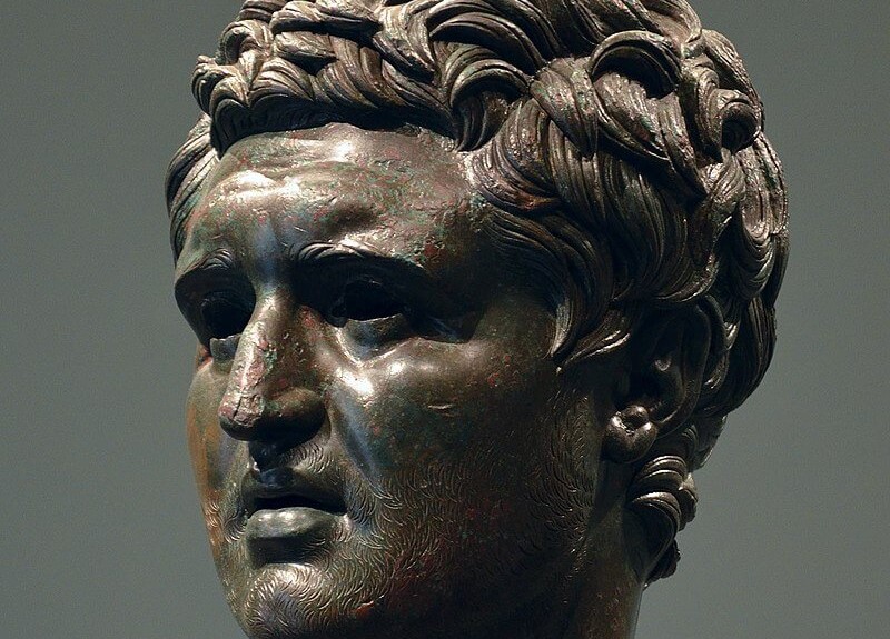 Escultura de un príncipe helenístico que durante mucho tiempo se atribuyó a Escipión Emiliano