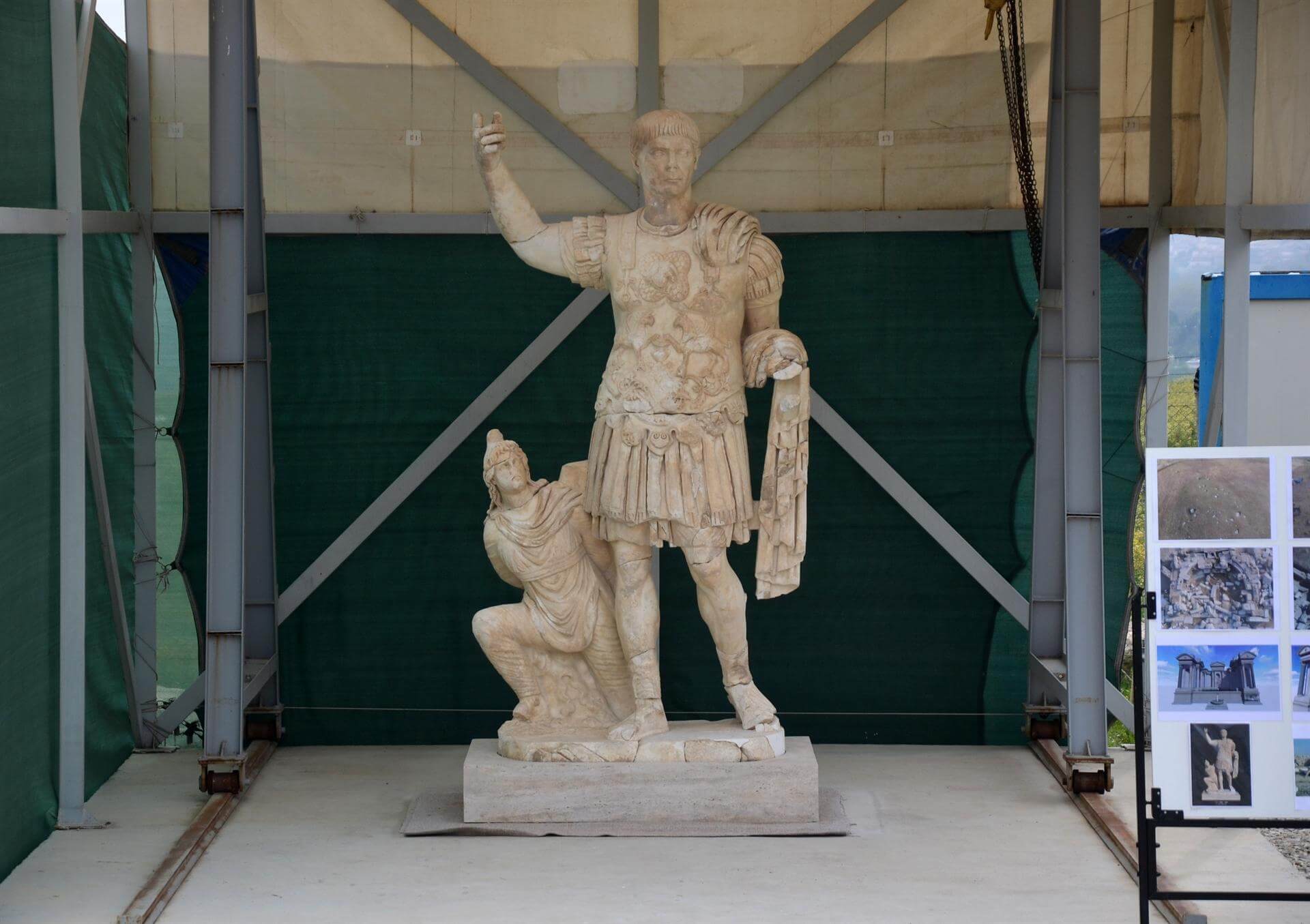 Escultura de Trajano hallada en Turquía