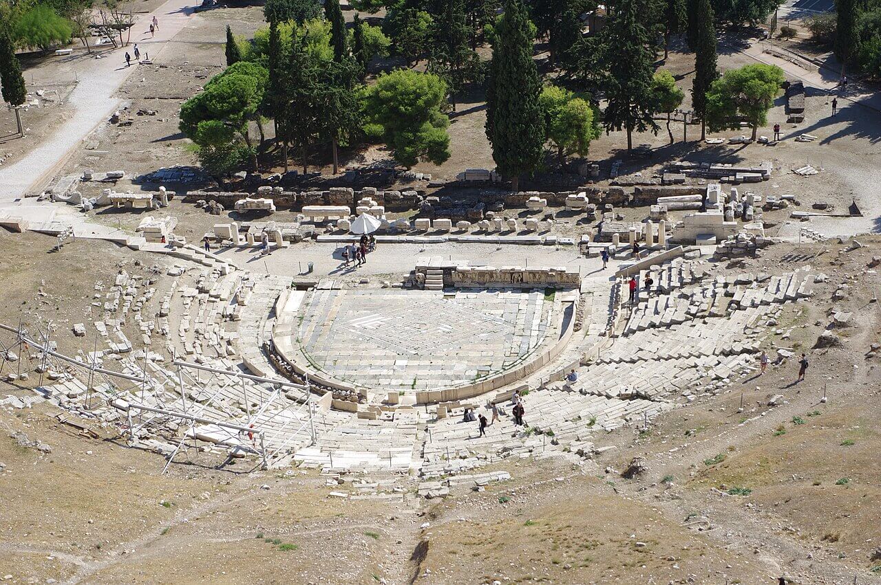 Teatro de Dioniso en Atenas donde Esquilo representó muchas de sus tragedias