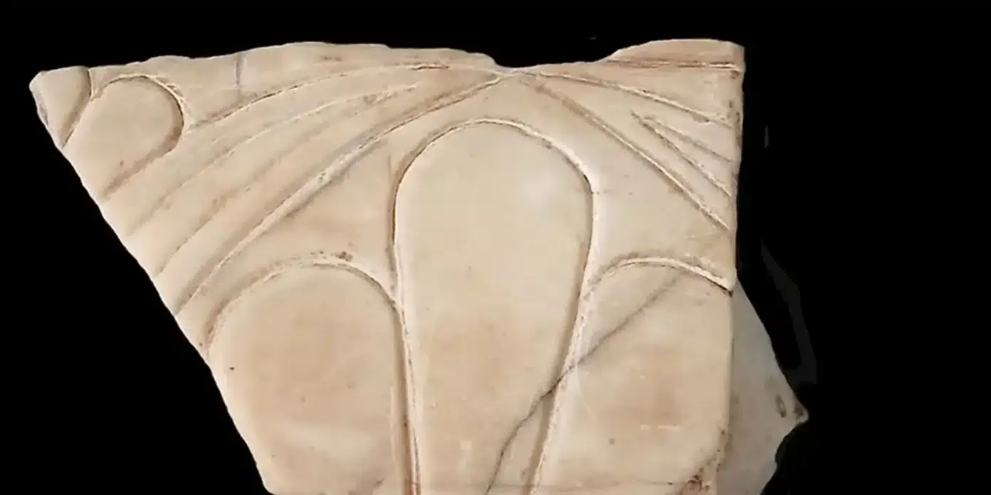 Fragmento del Hekatompedon devuelto a Grecia desde Chile