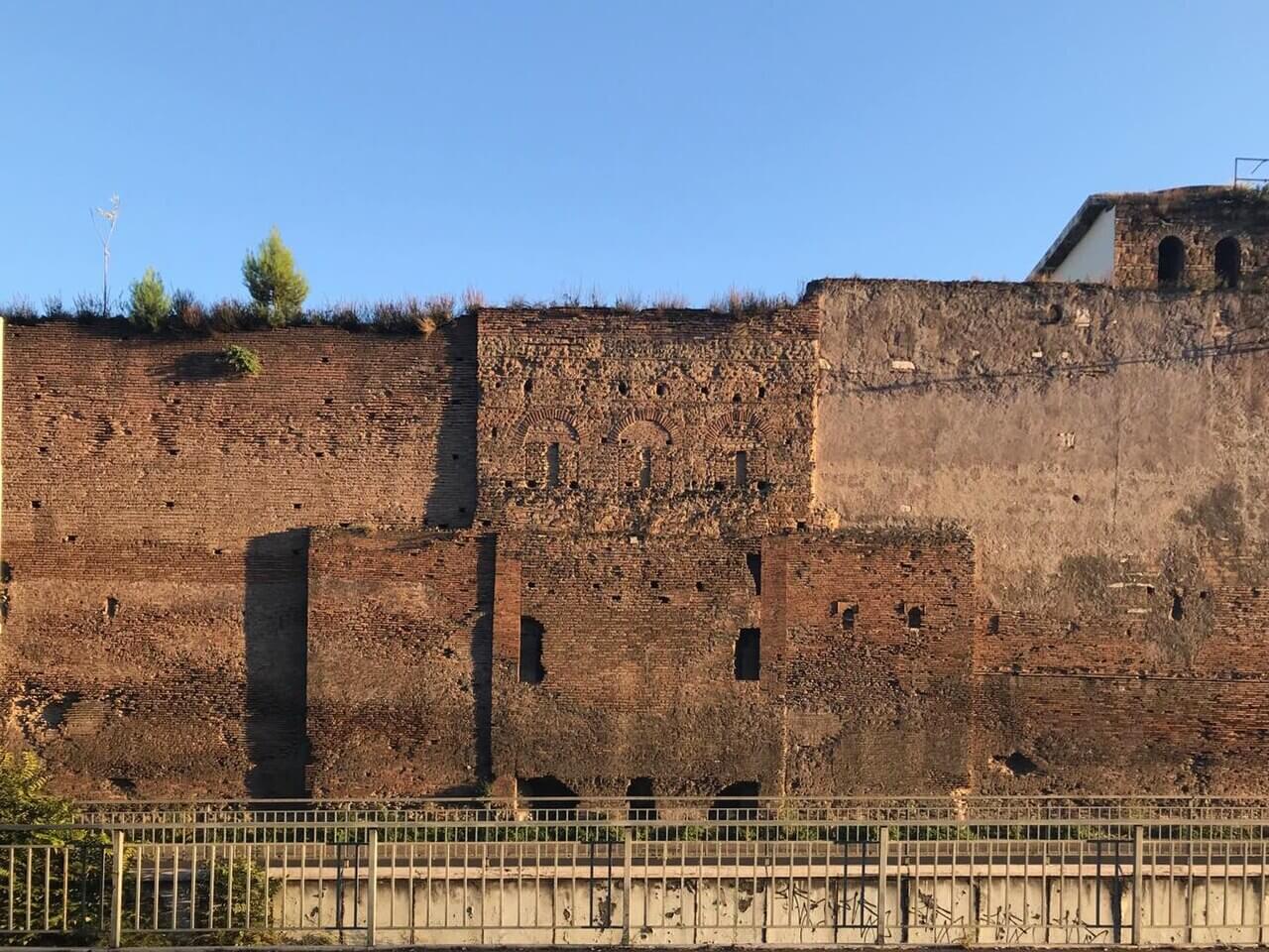 Restos de los castra praetoria en Roma