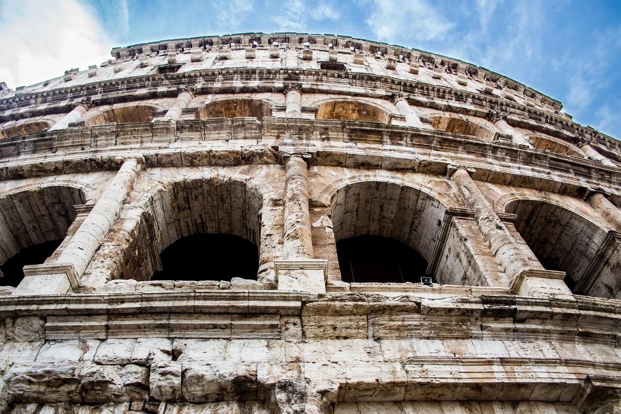 Fachada del Coliseo de Roma