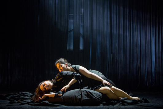 Aitana Sánchez Gijón como Medea