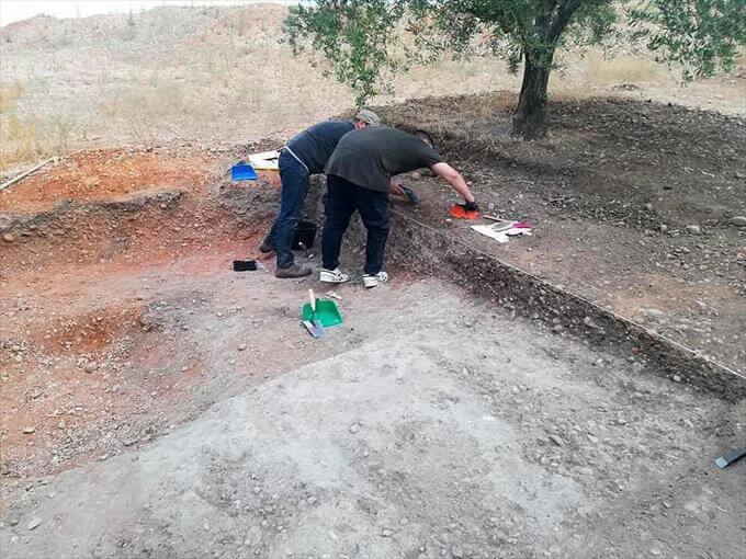 Arqueólogos trabajando en Montemayor