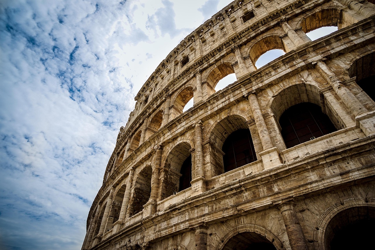 Fachada del Coliseo de Roma