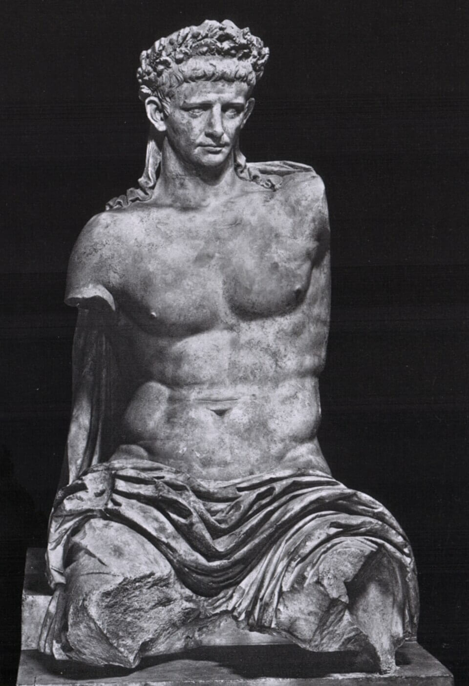 Escultura idealizada del emperador Claudio