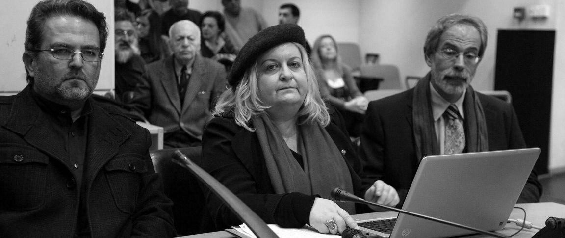 La doctora Peristeri y su equipo durante la rueda de prensa