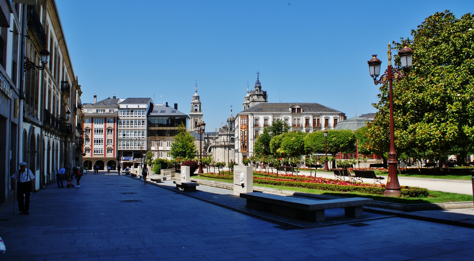 ¿Está el teatro romano bajo la Plaza Mayor de Lugo?