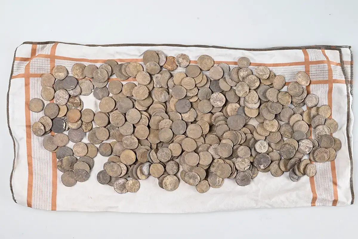 Tesoro de monedas romanas entregado por un saqueador de yacimientos a las autoridades de la Baja Sajonia