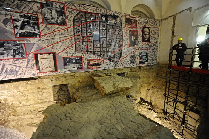 Restos del teatro romano bajo el Palazzo Vechio