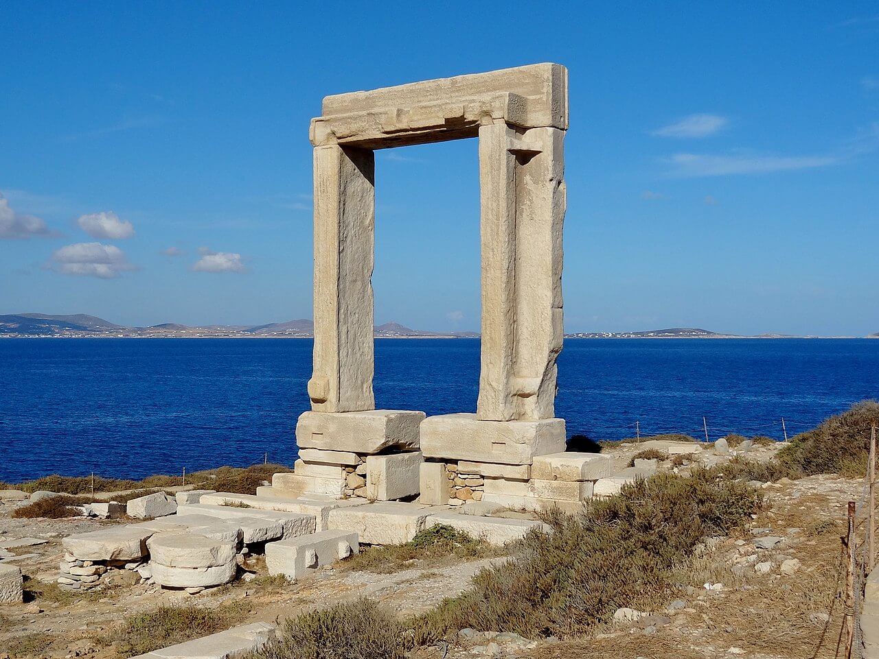 Portara en el templo de Apolo en Naxos