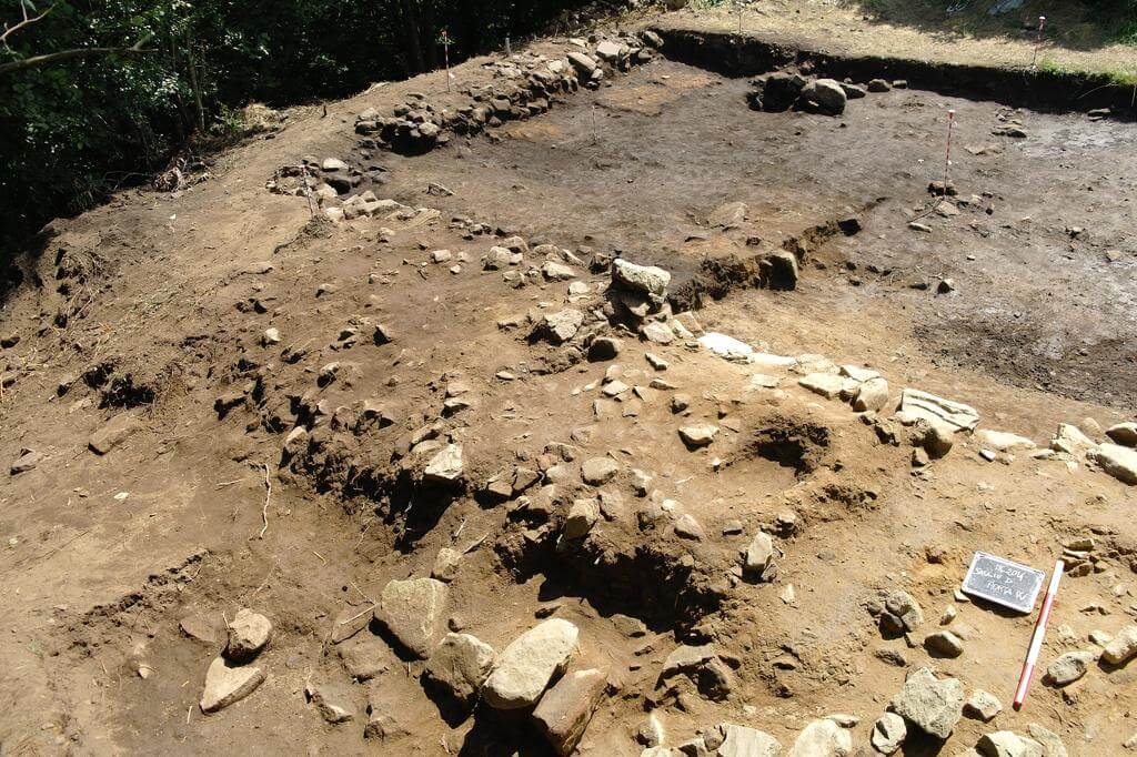 Restos del templo etrusco hallados cerca de Florencia