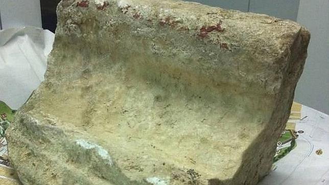 Trozo de cornisa robado en Pompeya