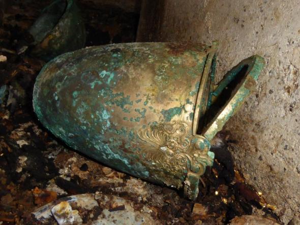 Corona de bronce hallada en Vergina