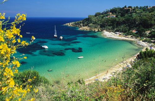 Panorámica de la isla de Giannutri, Restos de la Villa Domitia