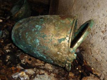 Corona de bronce hallada en Vergina