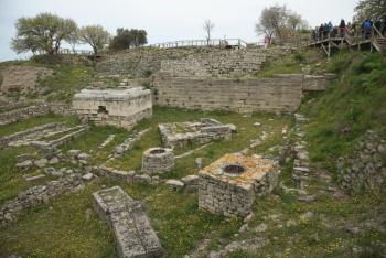 Restos arqueológicos en la colina de Hisarlik
